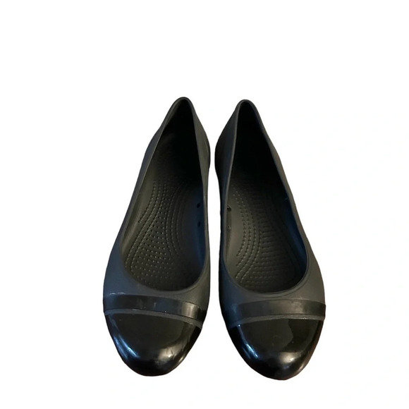 Womens Crocs Black Patent Cap Toe Ballet Flat Slip On Shoes Sz 8 Like New - Picture 1 of 8